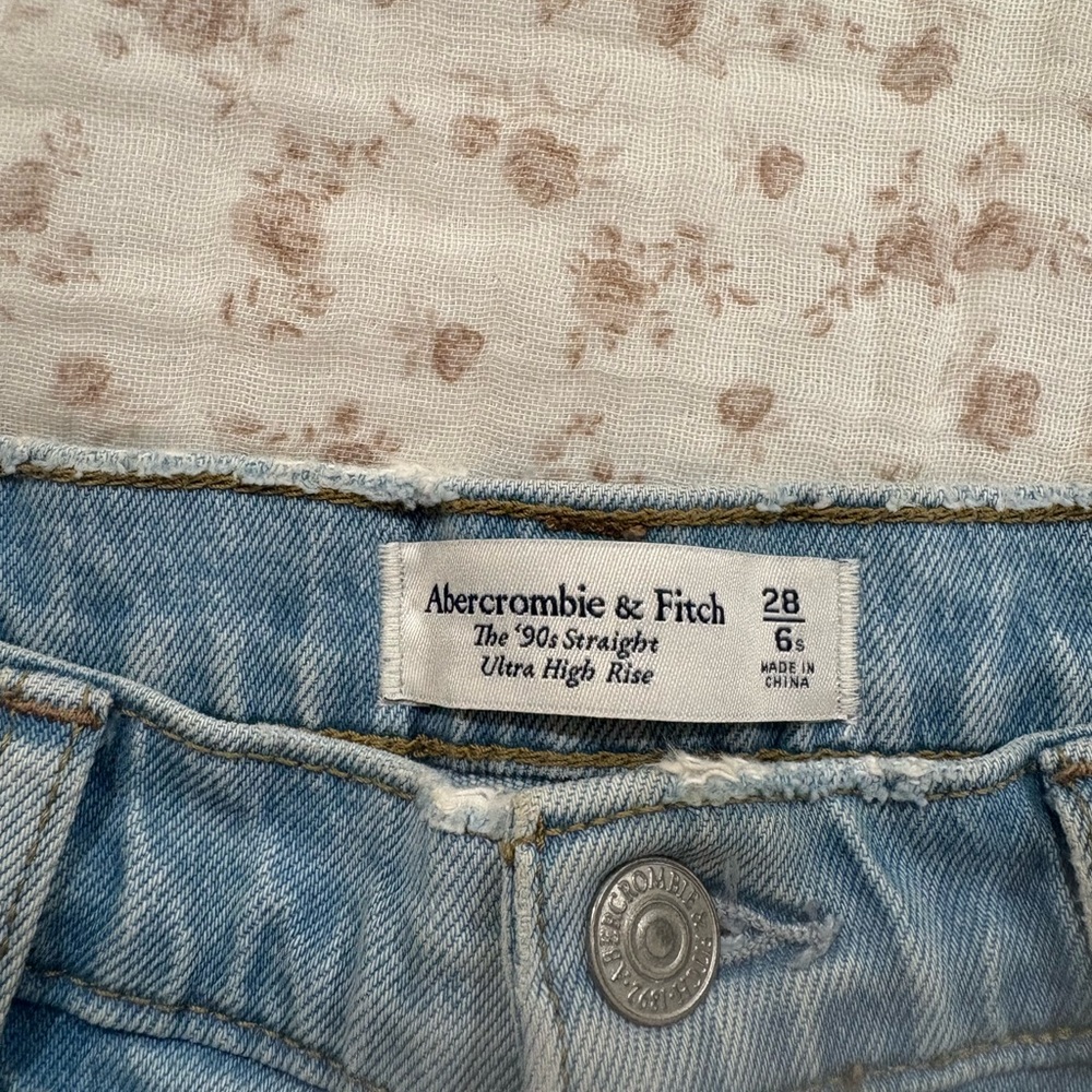 3 pairs of Abercrombie & Fitch 90s straight ultra high rise jeans size 28, 6S